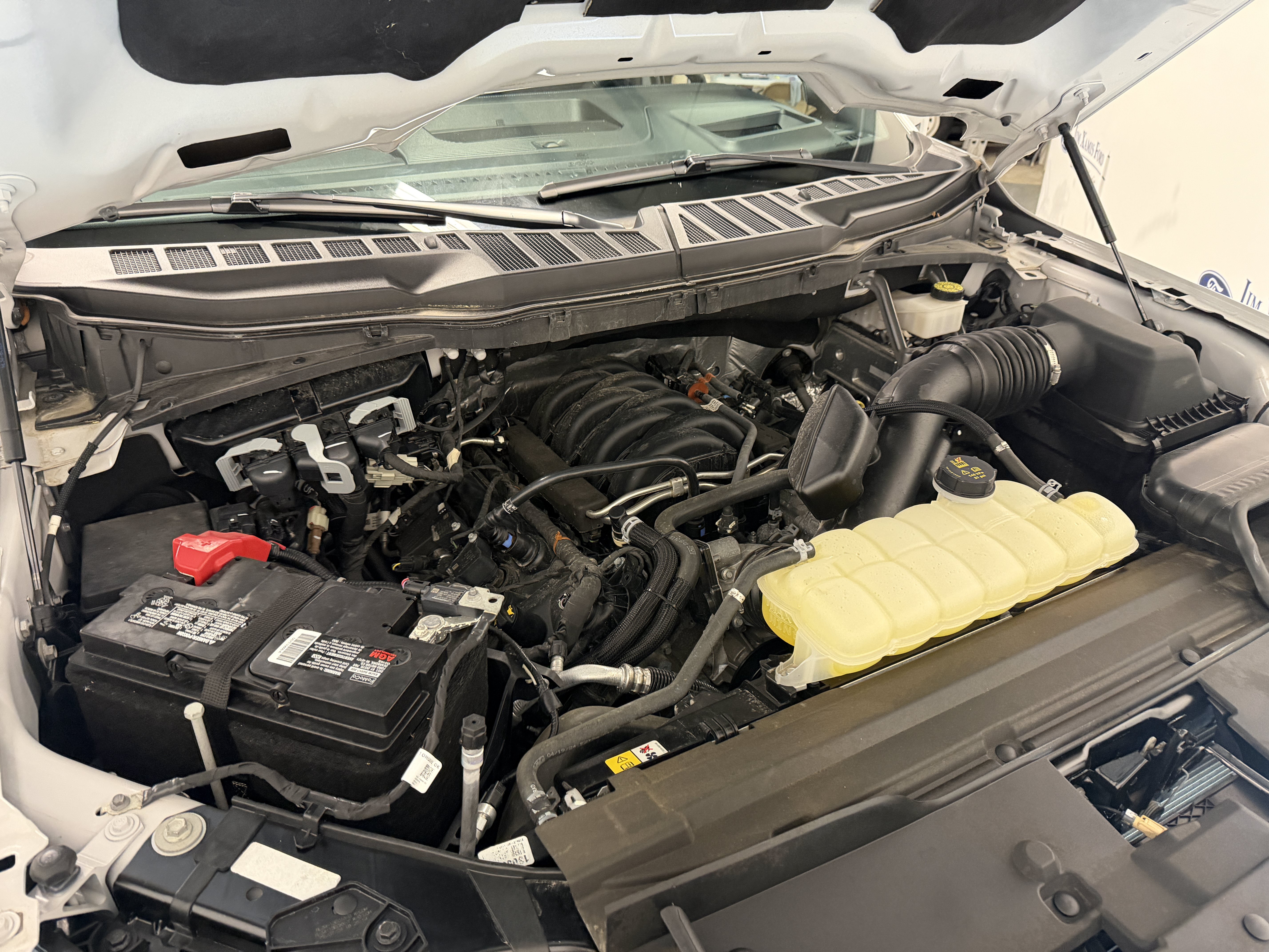 Used 2024 Ford F150 Lariat w/ Equipment Group 502A High AWD/4WD image 31