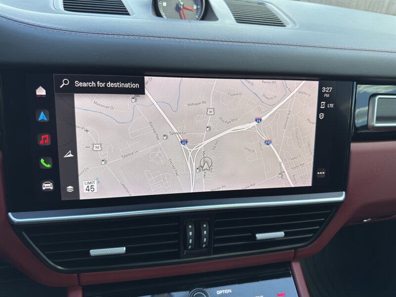 Used 2022 Porsche Cayenne GTS AWD/4WD image 38