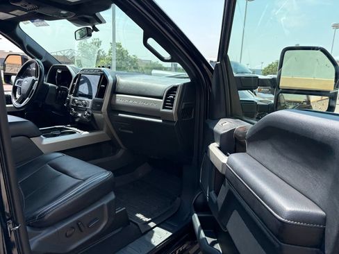 Certified 2022 Ford F250 Lariat w/ Tremor Off-Road Package AWD/4WD image 30