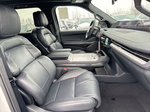 New 2026 Lincoln Navigator Reserve w/ Jet Appearance Package AWD/4WD image 23