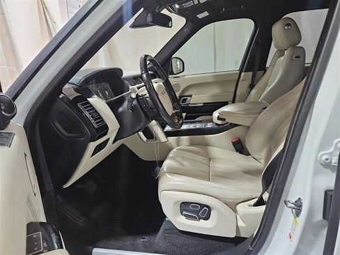Used 2015 Land Rover Range Rover HSE image 11