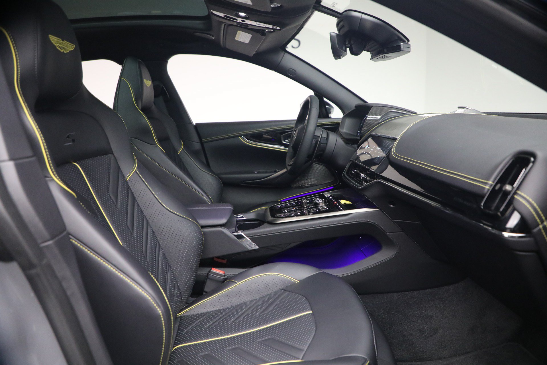Used 2026 Aston Martin DBX S AWD/4WD image 22