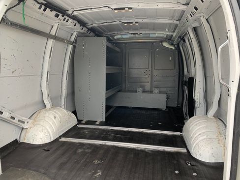 Used 2017 Chevrolet Express 2500 image 20