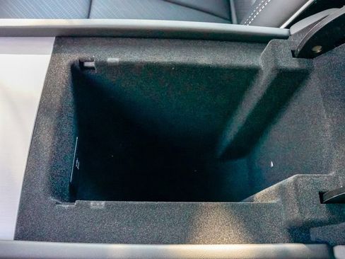 Used 2026 Cadillac Vistiq Platinum image 28