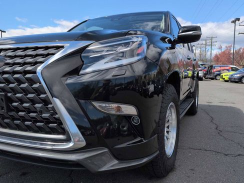 Used 2022 Lexus GX 460 Luxury w/ Sport Design Package image 11