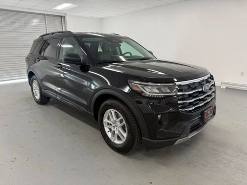 New 2026 Ford Explorer Active image 3