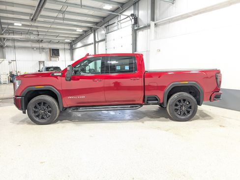 Used 2024 GMC Sierra 2500 AT4 w/ Technology Package AWD/4WD image 6
