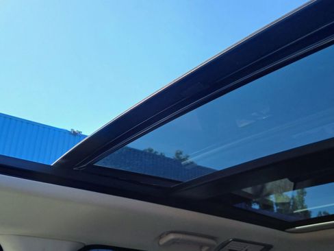 Used 2017 Land Rover Range Rover Sport HSE image 38