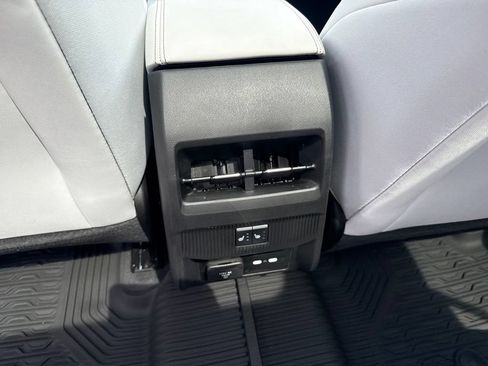 New 2026 Jeep Cherokee Overland w/ Trailer Tow Group AWD/4WD image 22