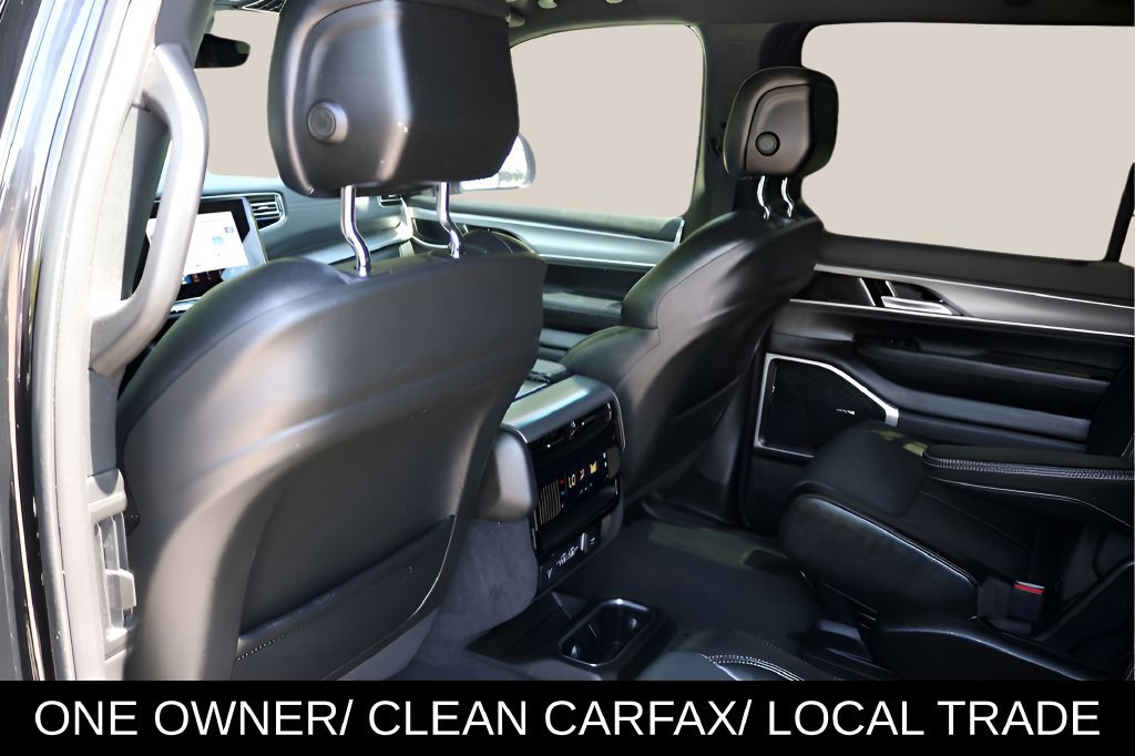 Used 2023 Jeep Wagoneer Series II AWD/4WD image 15