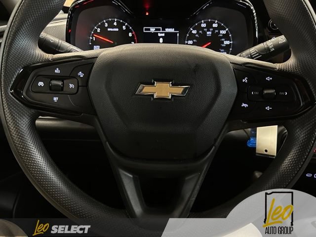 Used 2025 Chevrolet Trax LS w/ LS Convenience Package FWD image 14