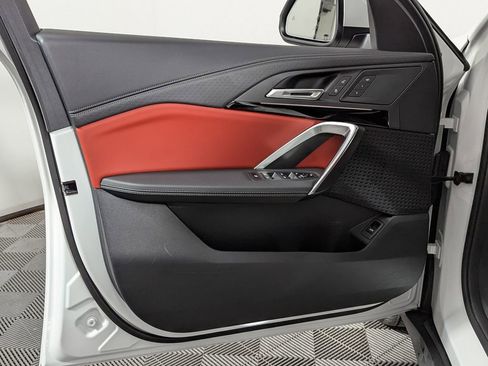 Used 2025 BMW X2 xDrive28i w/ Technology Package image 13