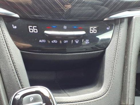 Used 2022 Cadillac XT6 Premium Luxury AWD/4WD image 23