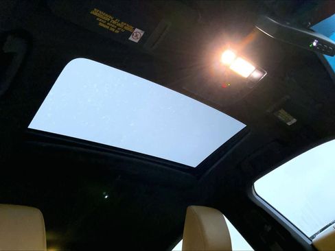 Used 2019 Lexus ES 300h image 13