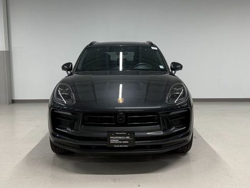 Certified 2025 Porsche Macan image 6