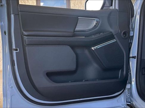 New 2025 Ford Expedition Max Platinum w/ Driver's Package image 10