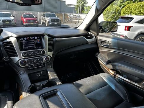 Used 2019 Chevrolet Suburban LT AWD/4WD image 17