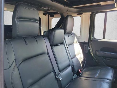 Used 2022 Jeep Wrangler Unlimited Rubicon w/ Trailer Tow Package image 17