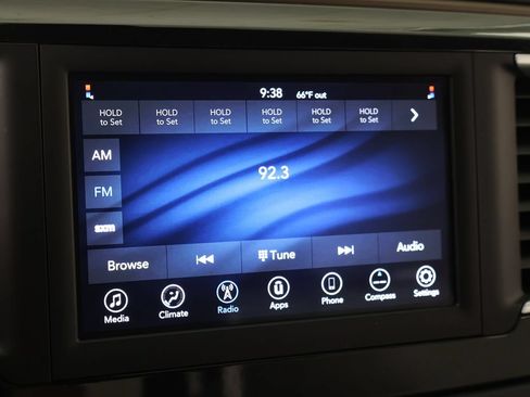 Used 2021 Chrysler Voyager Lxi FWD image 39