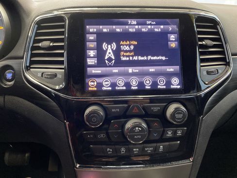 Certified 2020 Jeep Grand Cherokee Altitude image 17