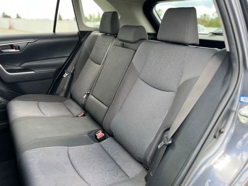 Used 2020 Toyota RAV4 XLE w/ Convenience Package FWD image 15