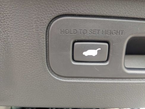Used 2023 Honda Pilot Touring image 12
