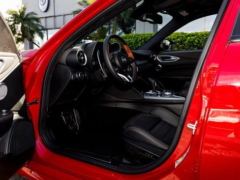 New 2025 Alfa Romeo Giulia w/ Driving Assist Package RWD image 29