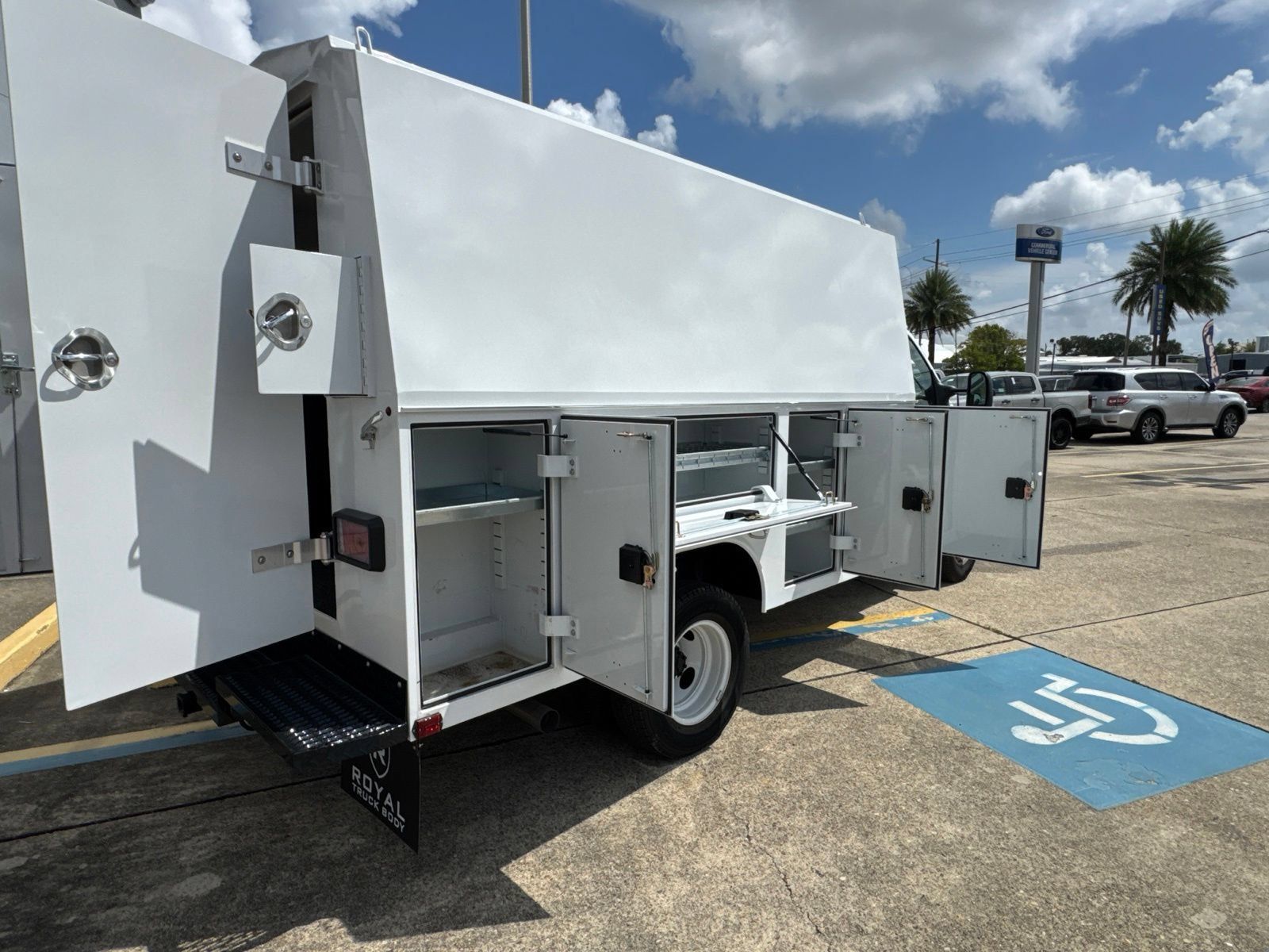 Used 2026 Ford E-350 and Econoline 350 Super Duty w/ Power Equipment Group RWD image 31