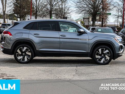 Used 2024 Volkswagen Atlas Cross Sport SE image 10