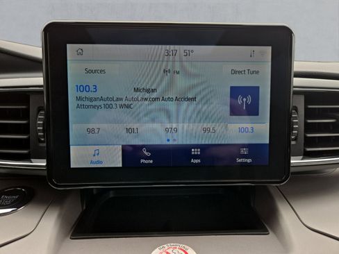 Used 2023 Ford Explorer XLT w/ Equipment Group 202A AWD/4WD image 17