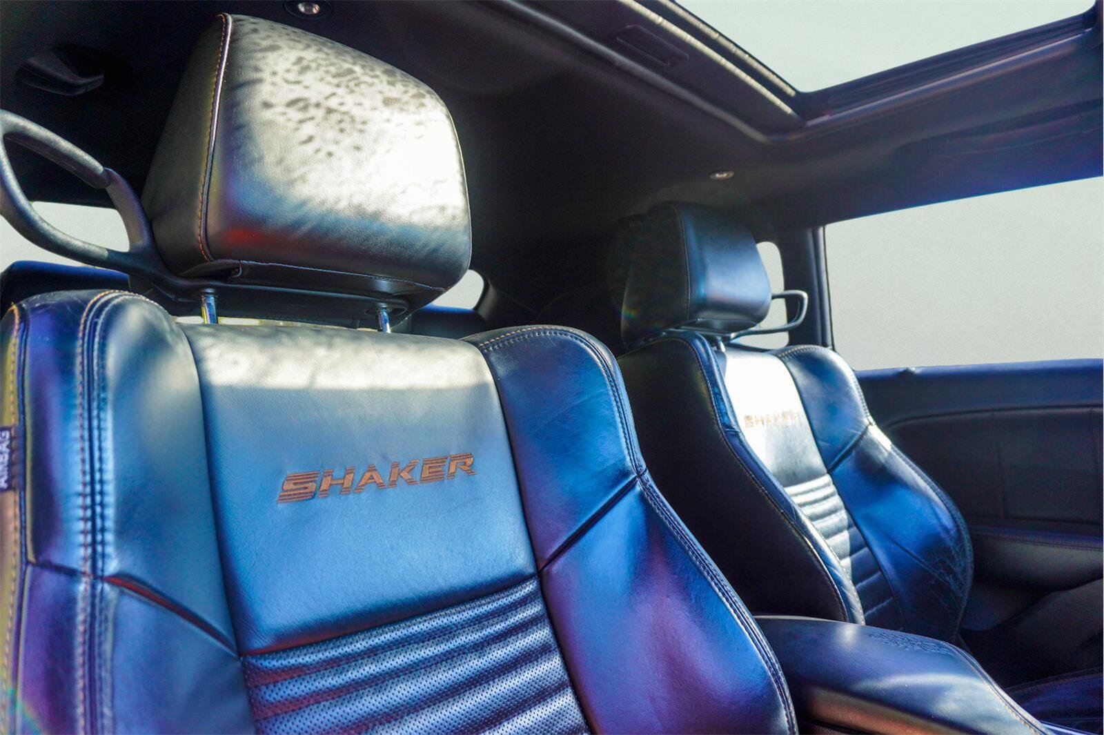 Used 2015 Dodge Challenger R/T Plus RWD image 9