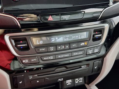 Used 2021 Honda Pilot Touring image 20