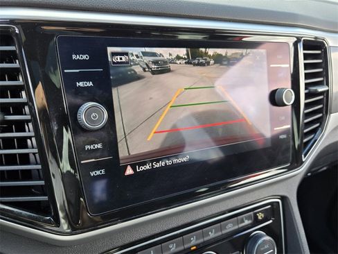 Certified 2022 Volkswagen Atlas Cross Sport SEL R-Line image 24