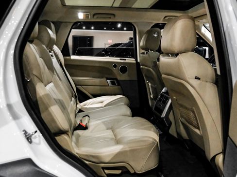 Used 2017 Land Rover Range Rover Sport HSE image 33