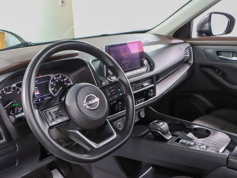 Used 2023 Nissan Rogue SV FWD image 22