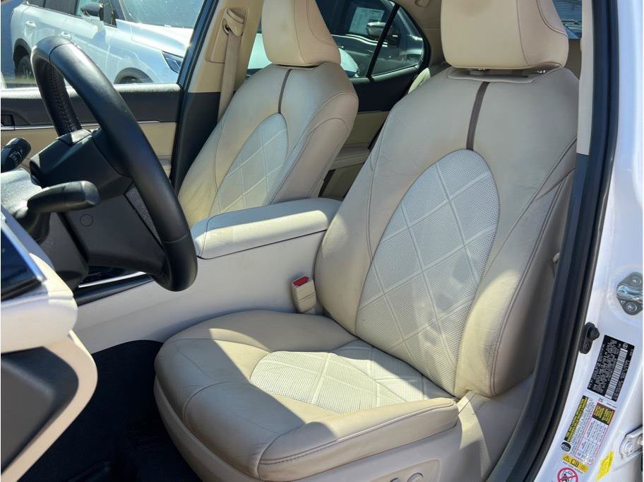 Used 2018 Toyota Camry XLE w/ Audio Package FWD image 8