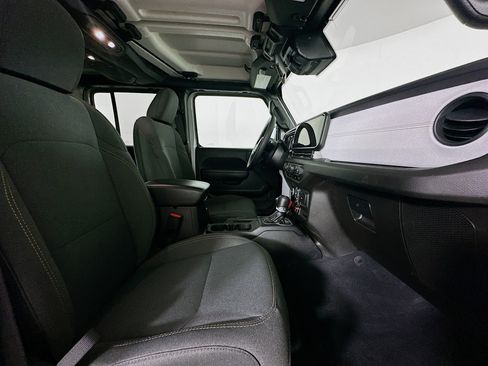 Used 2024 Jeep Wrangler Unlimited AWD/4WD image 30