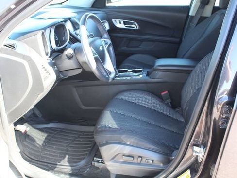 Used 2024 Chevrolet Equinox LT image 2