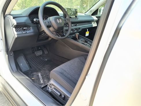 New 2025 Honda Accord SE image 2