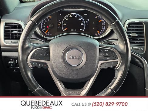 Used 2020 Jeep Grand Cherokee Laredo RWD image 12