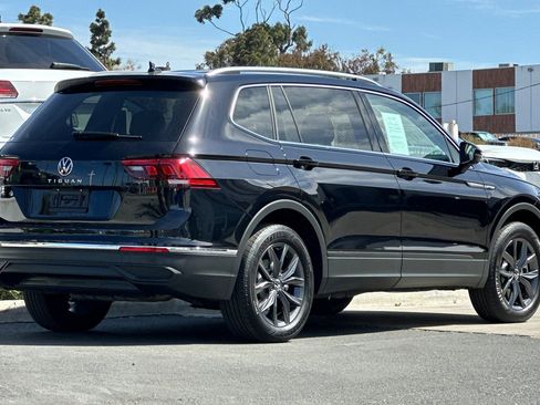 Used 2023 Volkswagen Tiguan SE FWD image 4