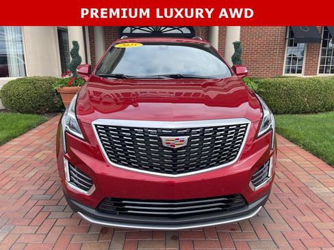Used 2025 Cadillac XT5 Premium Luxury w/ Technology Package AWD/4WD image 3