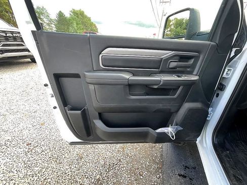 New 2026 RAM 5500 Tradesman AWD/4WD image 15
