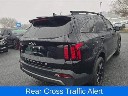 Used 2022 Kia Sorento S w/ Panoramic Sunroof Package image 5