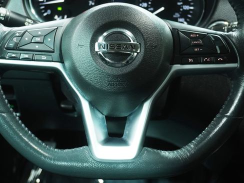 Used 2017 Nissan Rogue SV AWD/4WD image 15