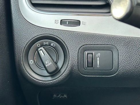 Used 2015 Dodge Journey SXT w/ Flexible Seating Group image 21