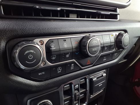 Used 2026 Jeep Wrangler Sport S image 15