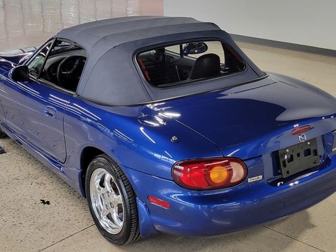 Used 1999 MAZDA MX-5 Miata RWD image 28