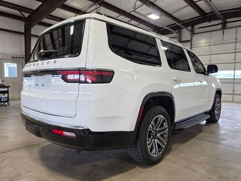 Used 2025 Jeep Wagoneer Series II w/ 8-Passenger Seating Package AWD/4WD image 6