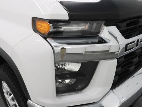 Used 2022 Chevrolet Silverado 2500 LT w/ Convenience Package image 19
